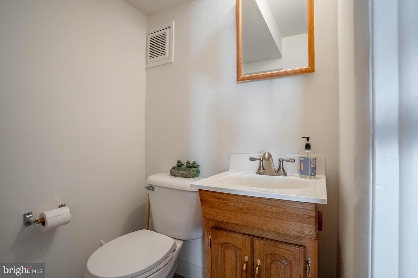 221 Goodford Road photo 21