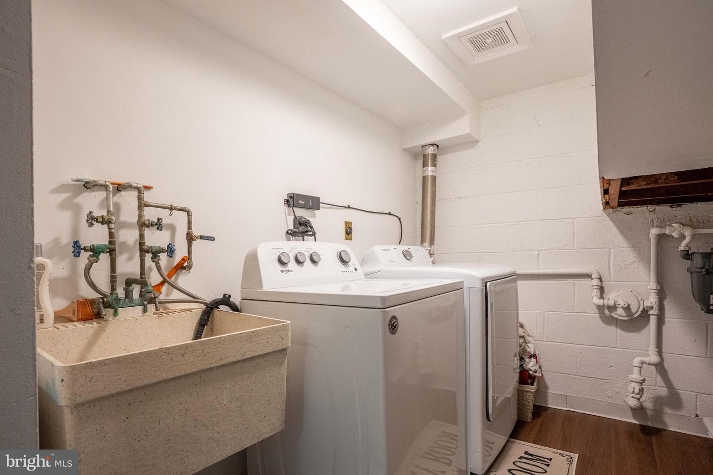 221 Goodford Road photo 22