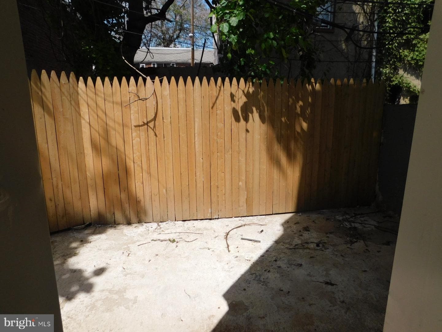 2943 W Diamond Street photo 7