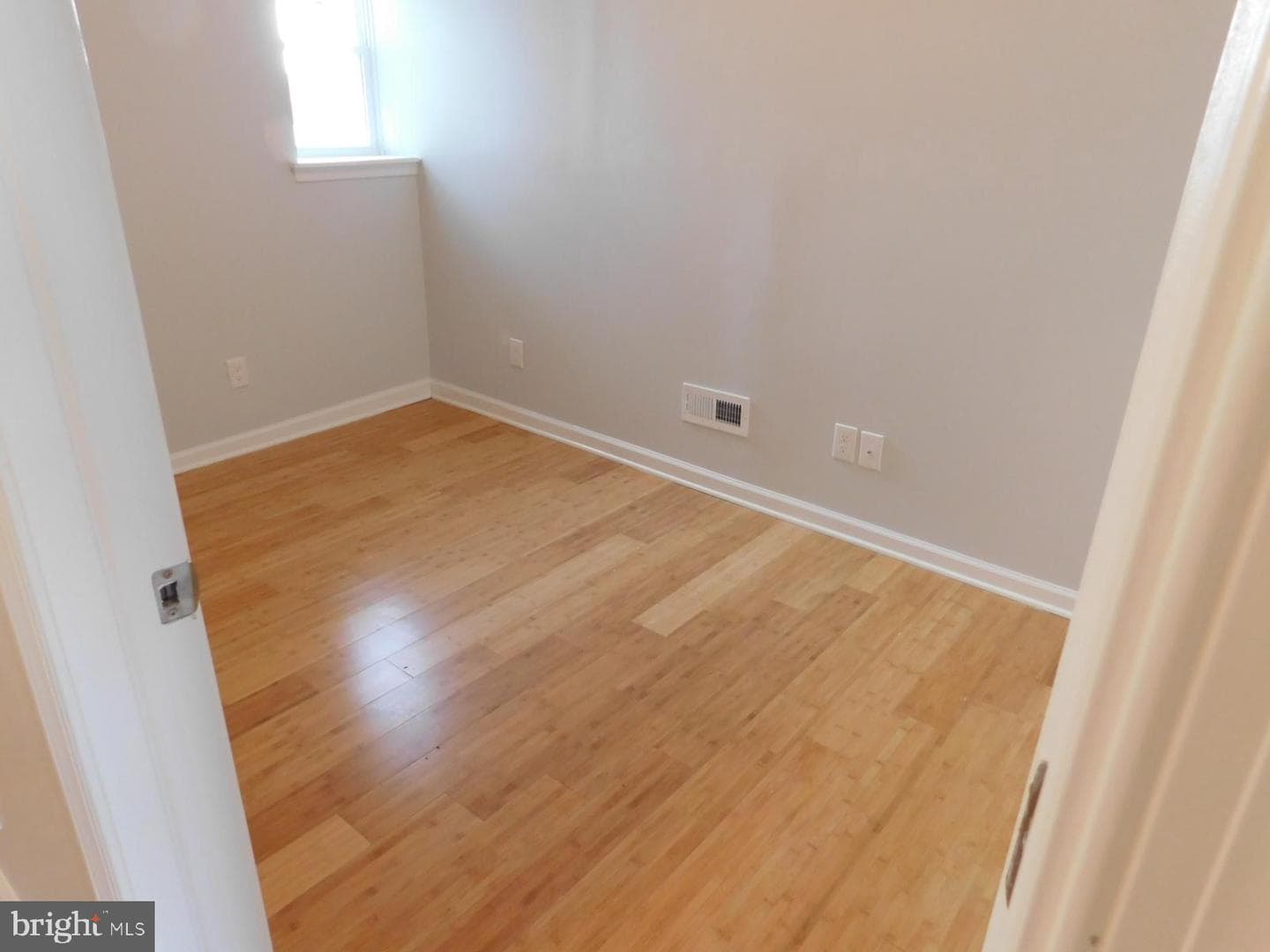 3038 Clifford Street photo 8