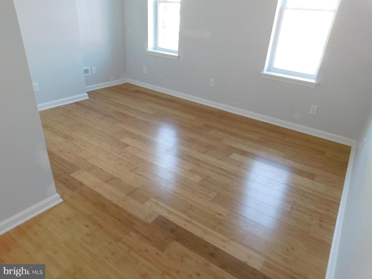 3038 Clifford Street photo 9