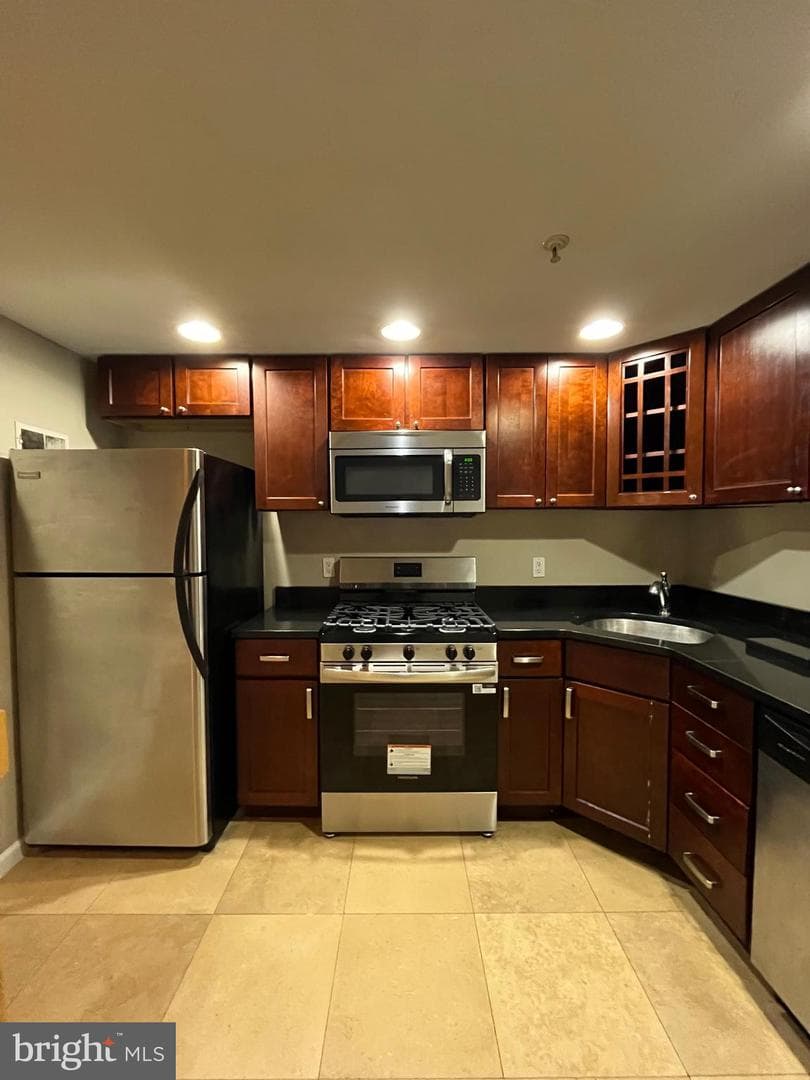 1027 N 4th Street #h photo 5