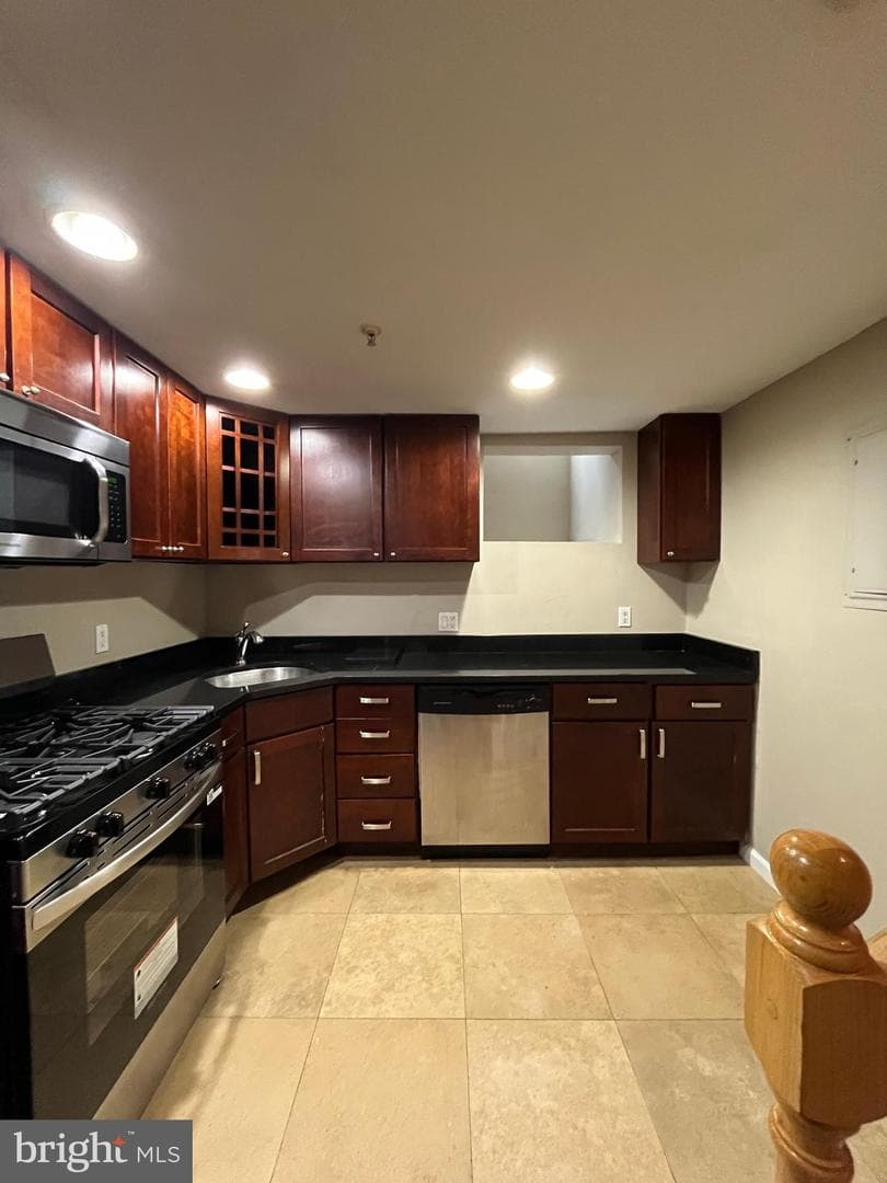 1027 N 4th Street #h photo 7