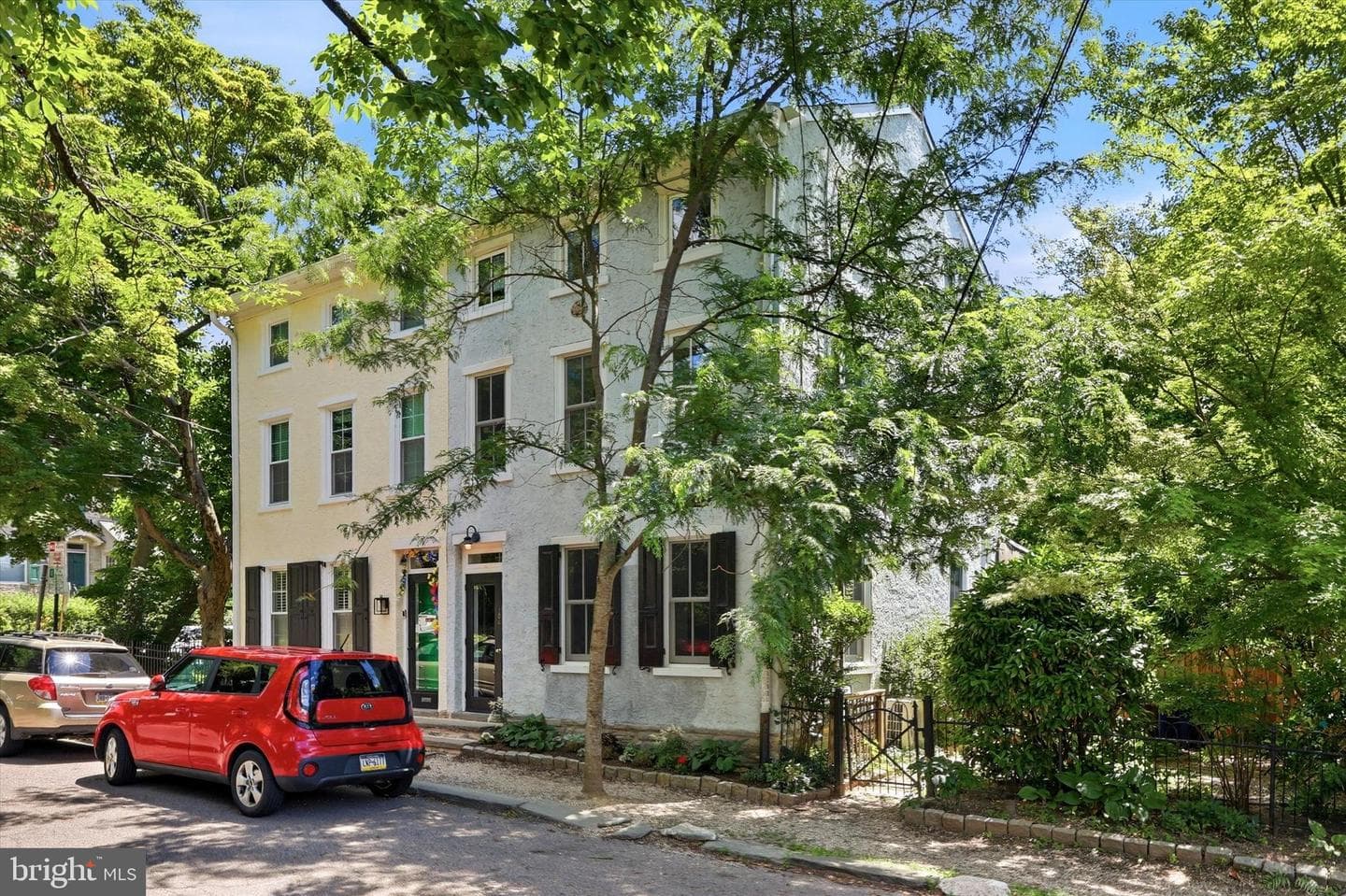 104 W Gravers Lane, Philadelphia