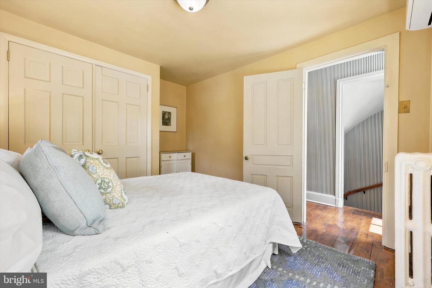 104 W Gravers Lane photo 14