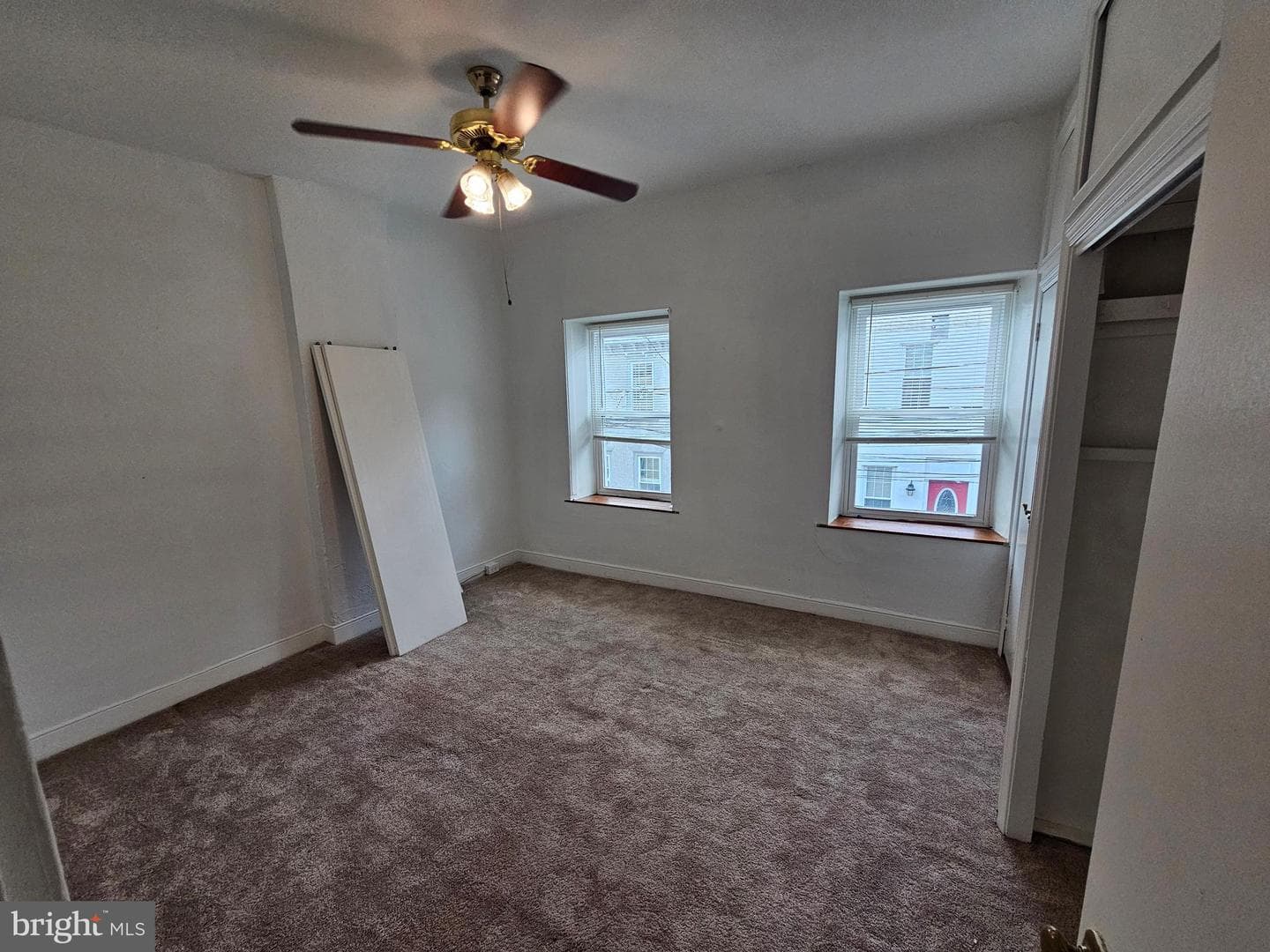 180 Krams Avenue photo 4