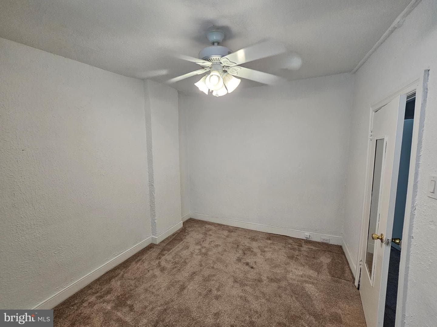 180 Krams Avenue photo 5