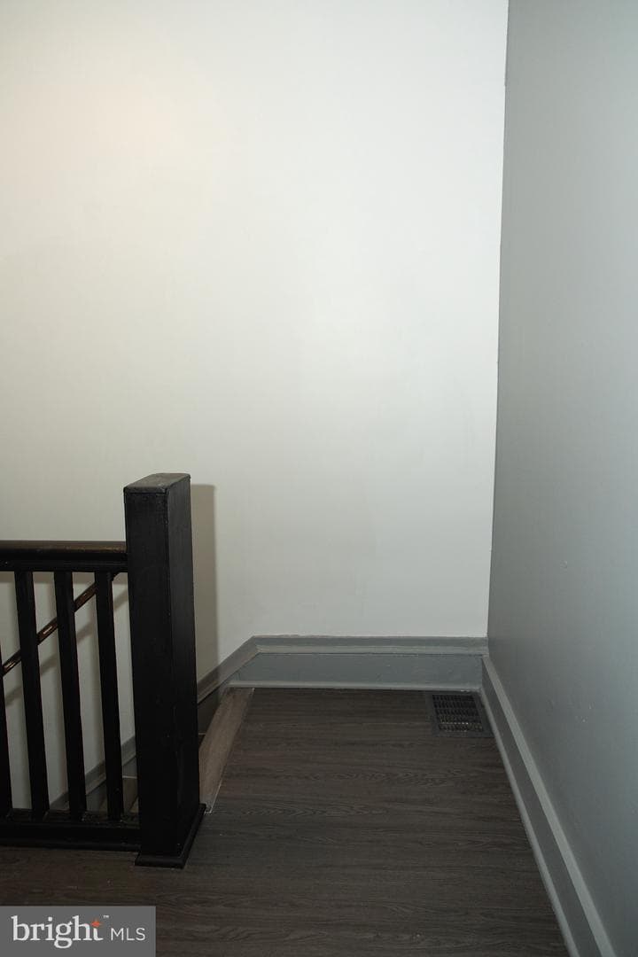 4209 Benner Street photo 14