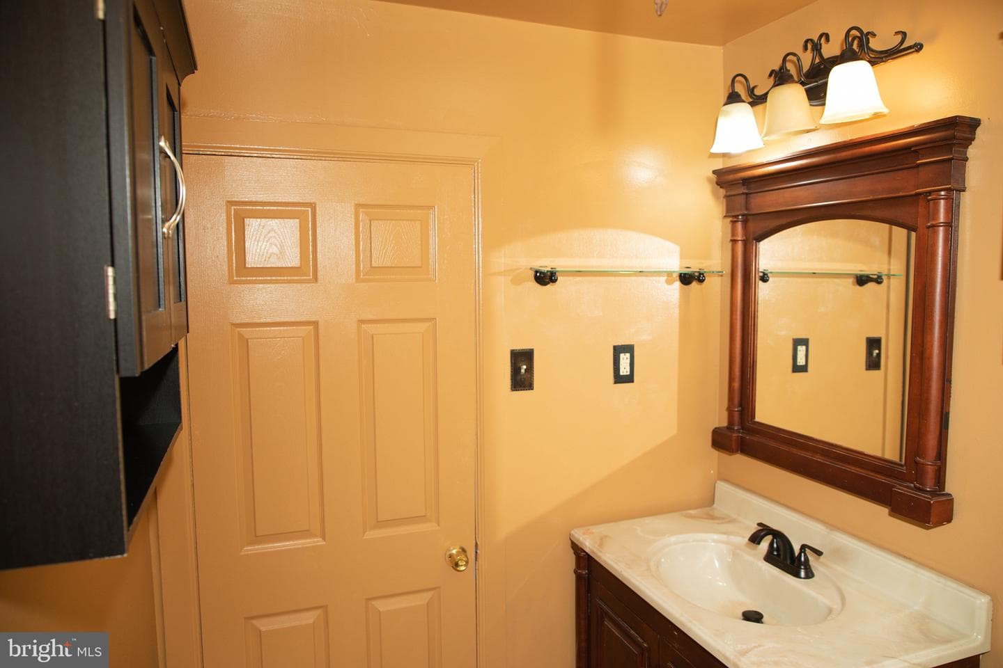 4209 Benner Street photo 17