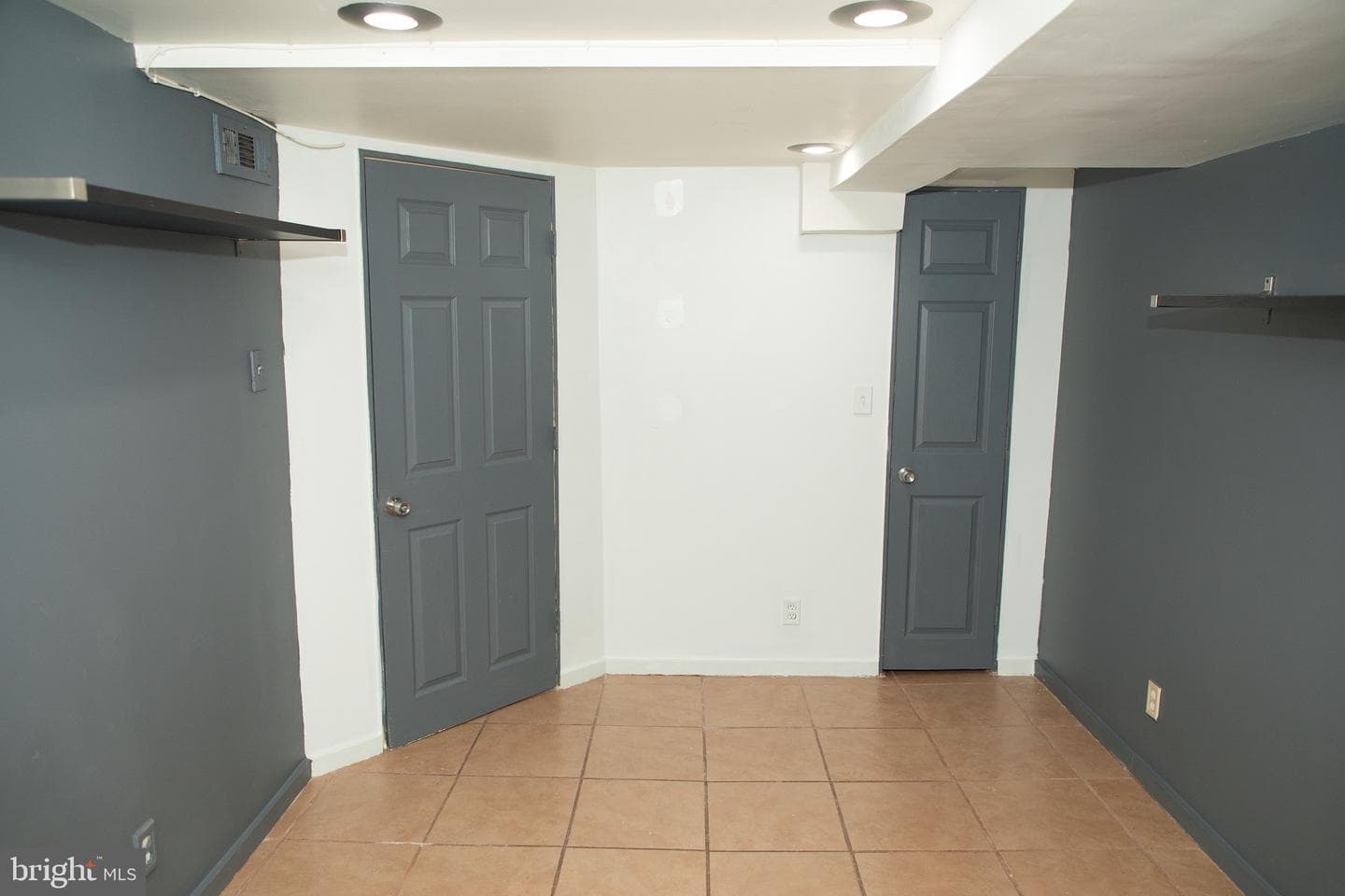 4209 Benner Street photo 27
