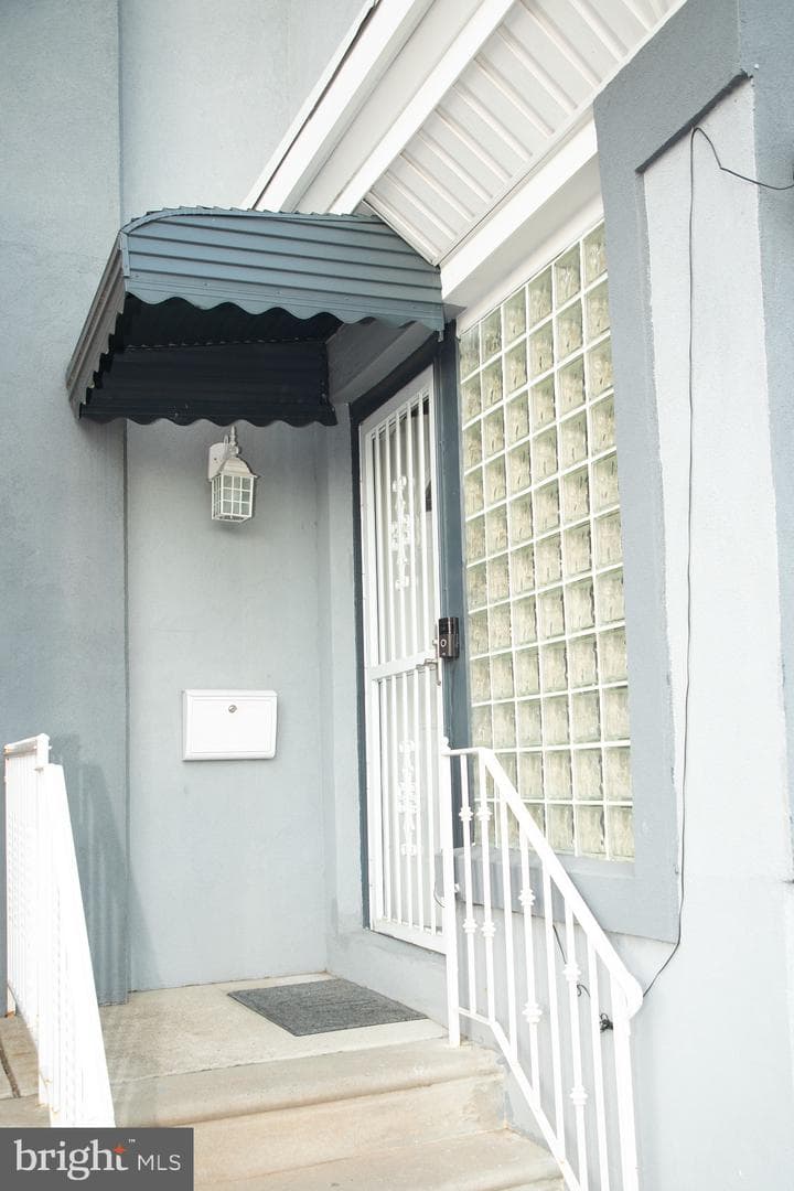 4209 Benner Street photo 29