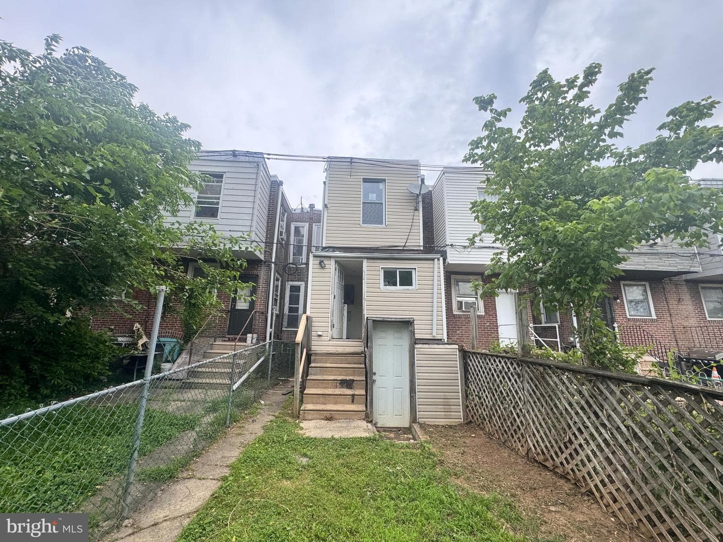 528 Geneva Avenue photo 19