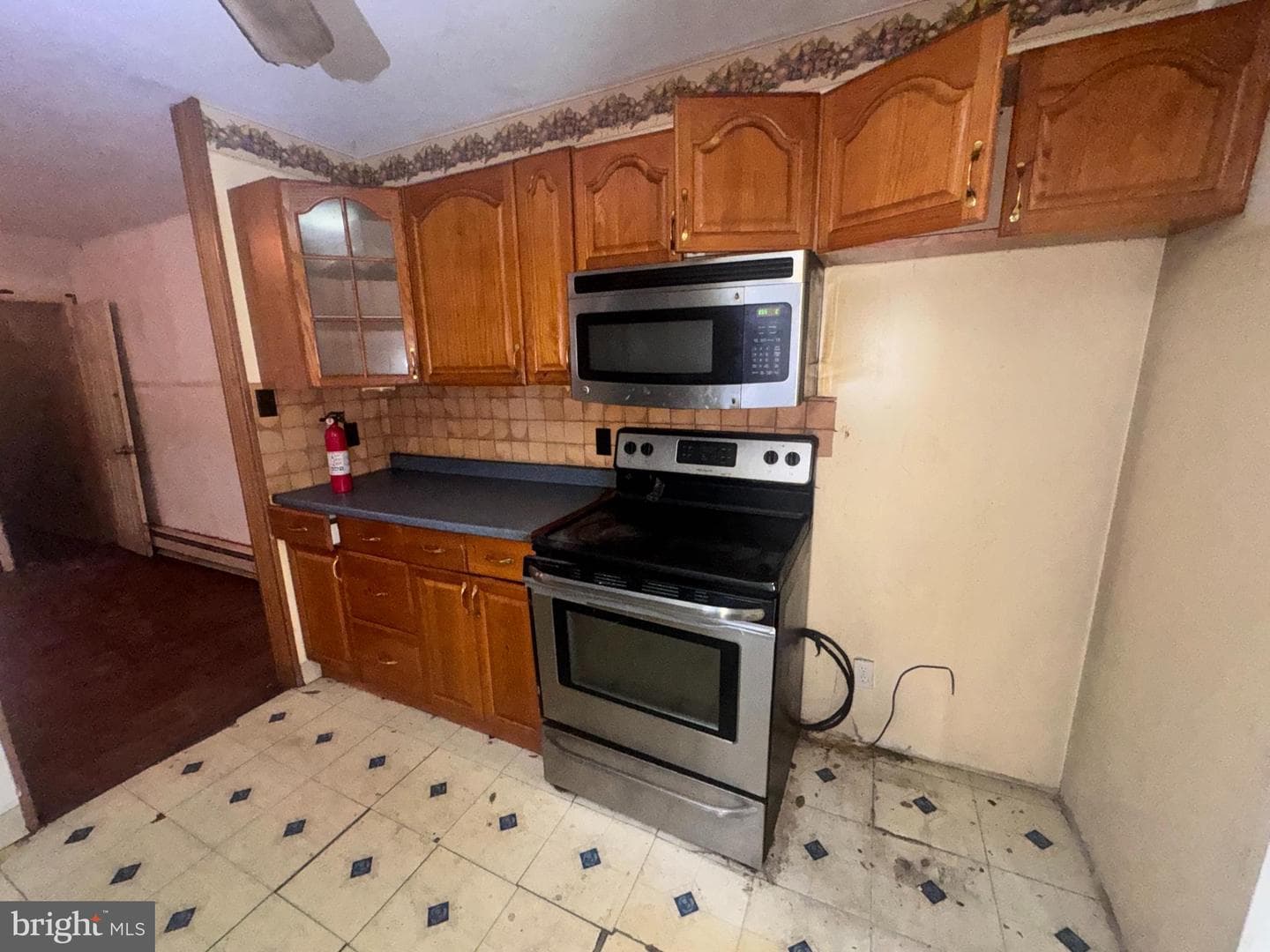 528 Geneva Avenue photo 9