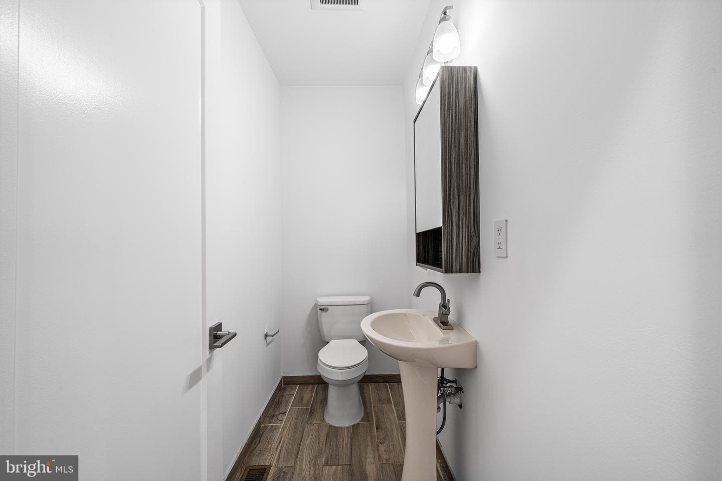 4047 Green Street photo 9