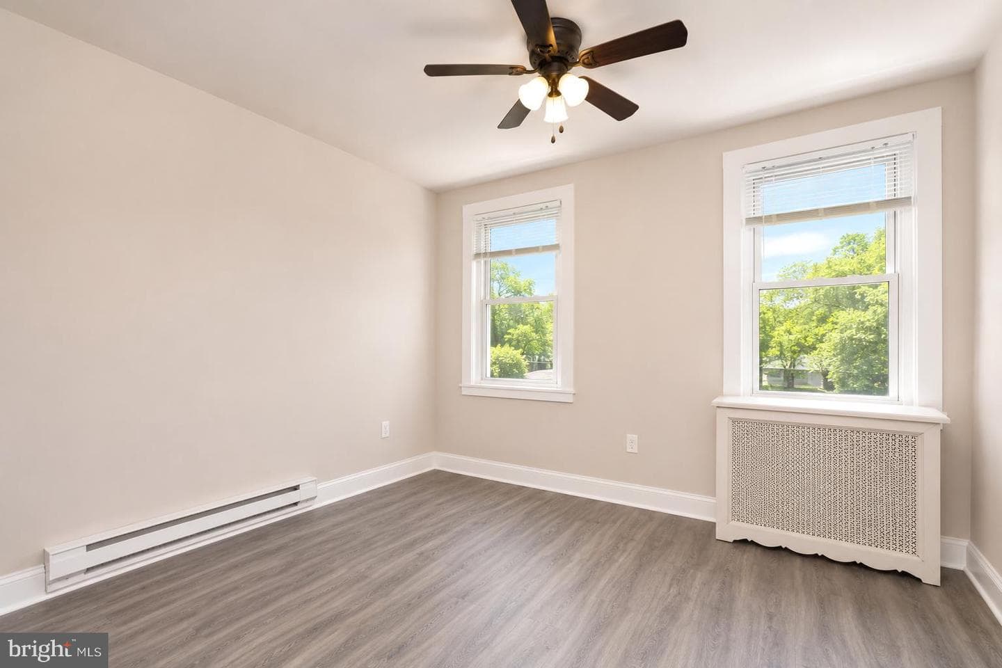 553 N Gross Street photo 16