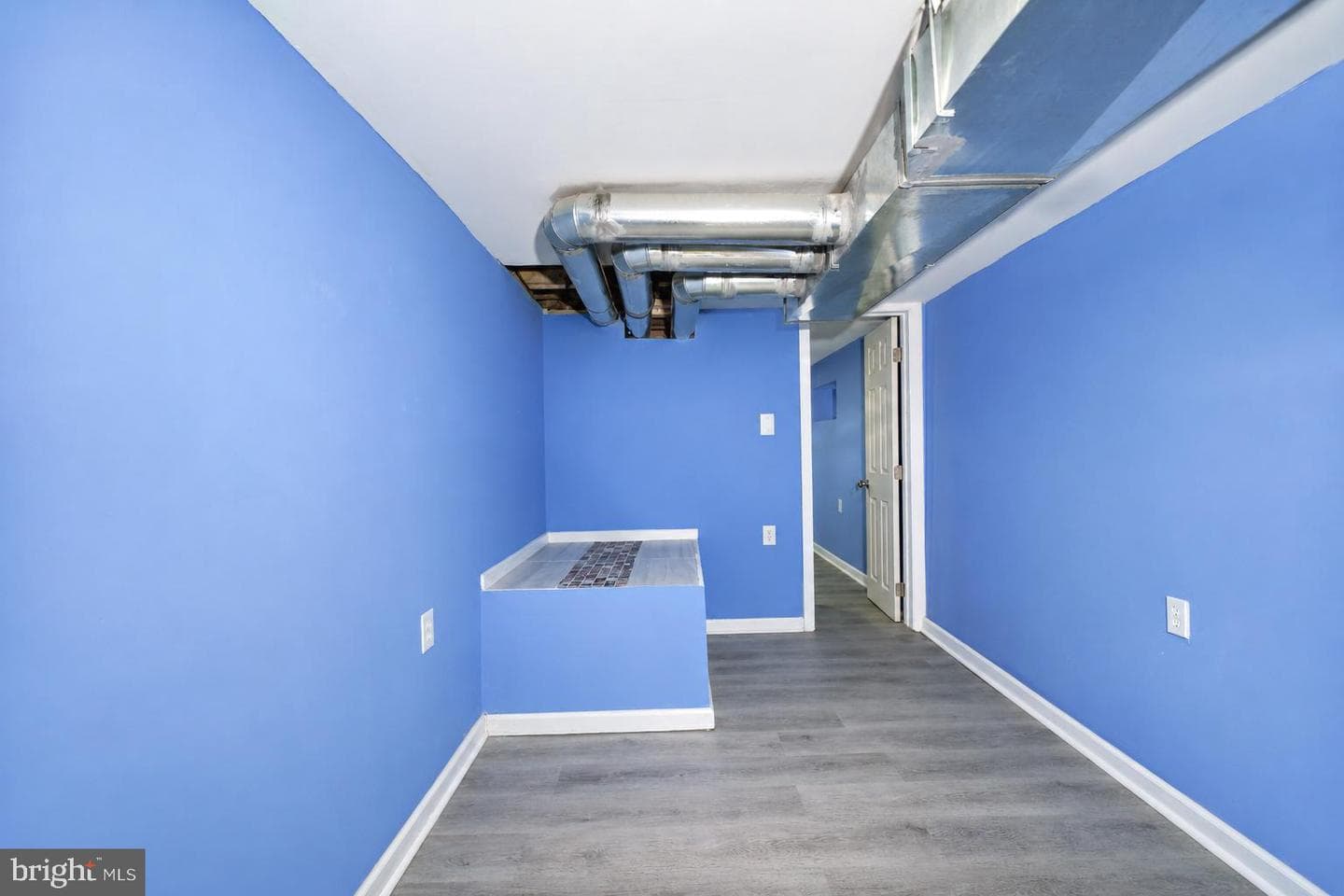 553 N Gross Street photo 17
