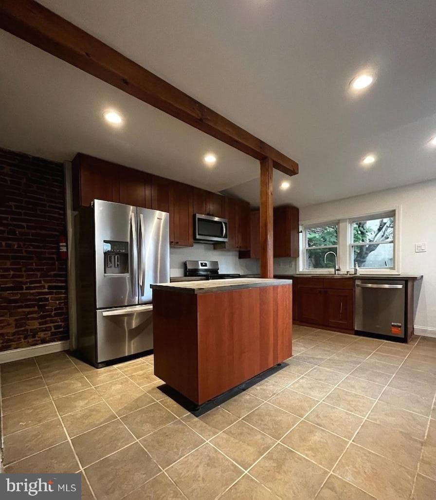 2715 E Lehigh Avenue photo 4
