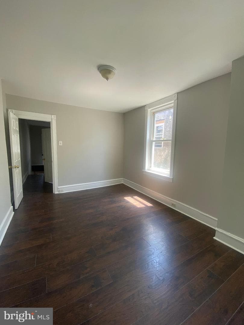 139 W Hansberry Street photo 33