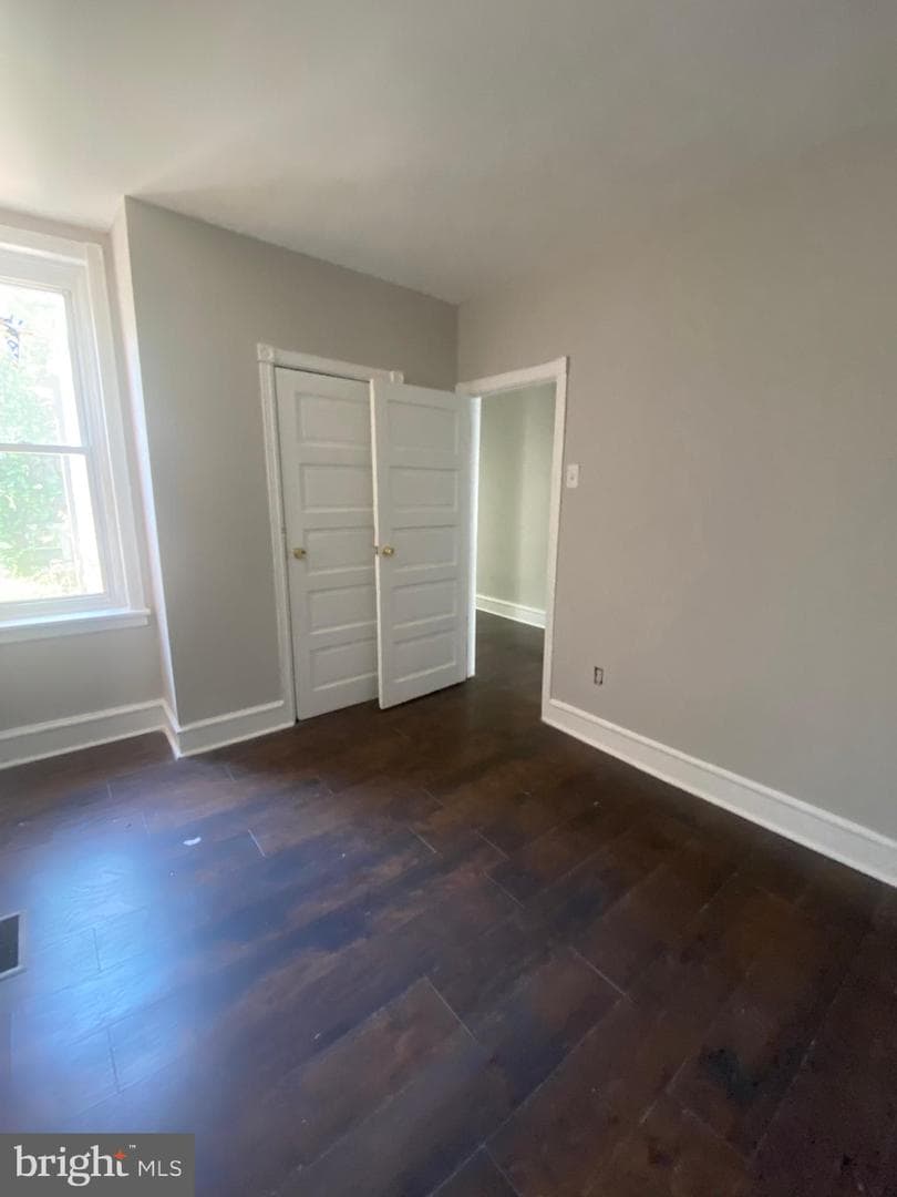 139 W Hansberry Street photo 48