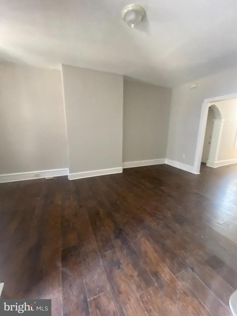 139 W Hansberry Street photo 5