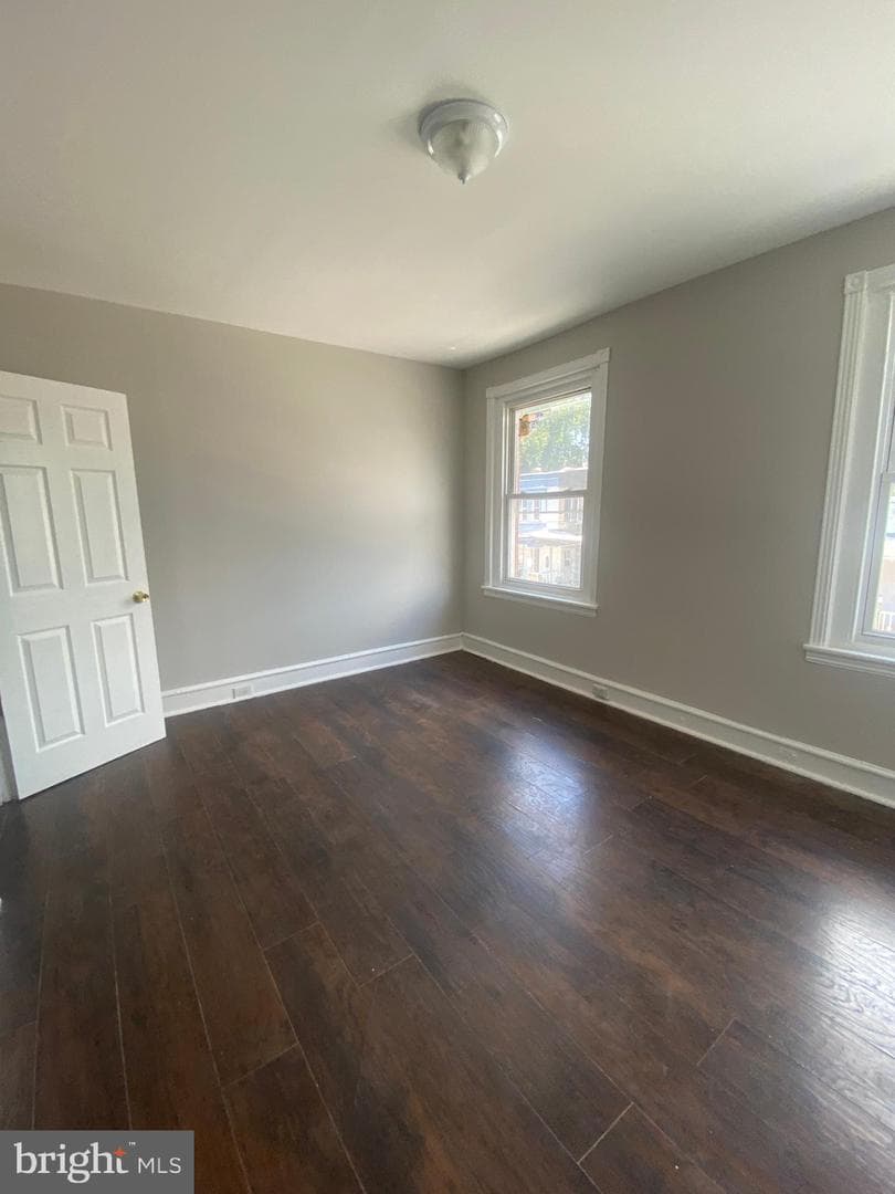 139 W Hansberry Street photo 54