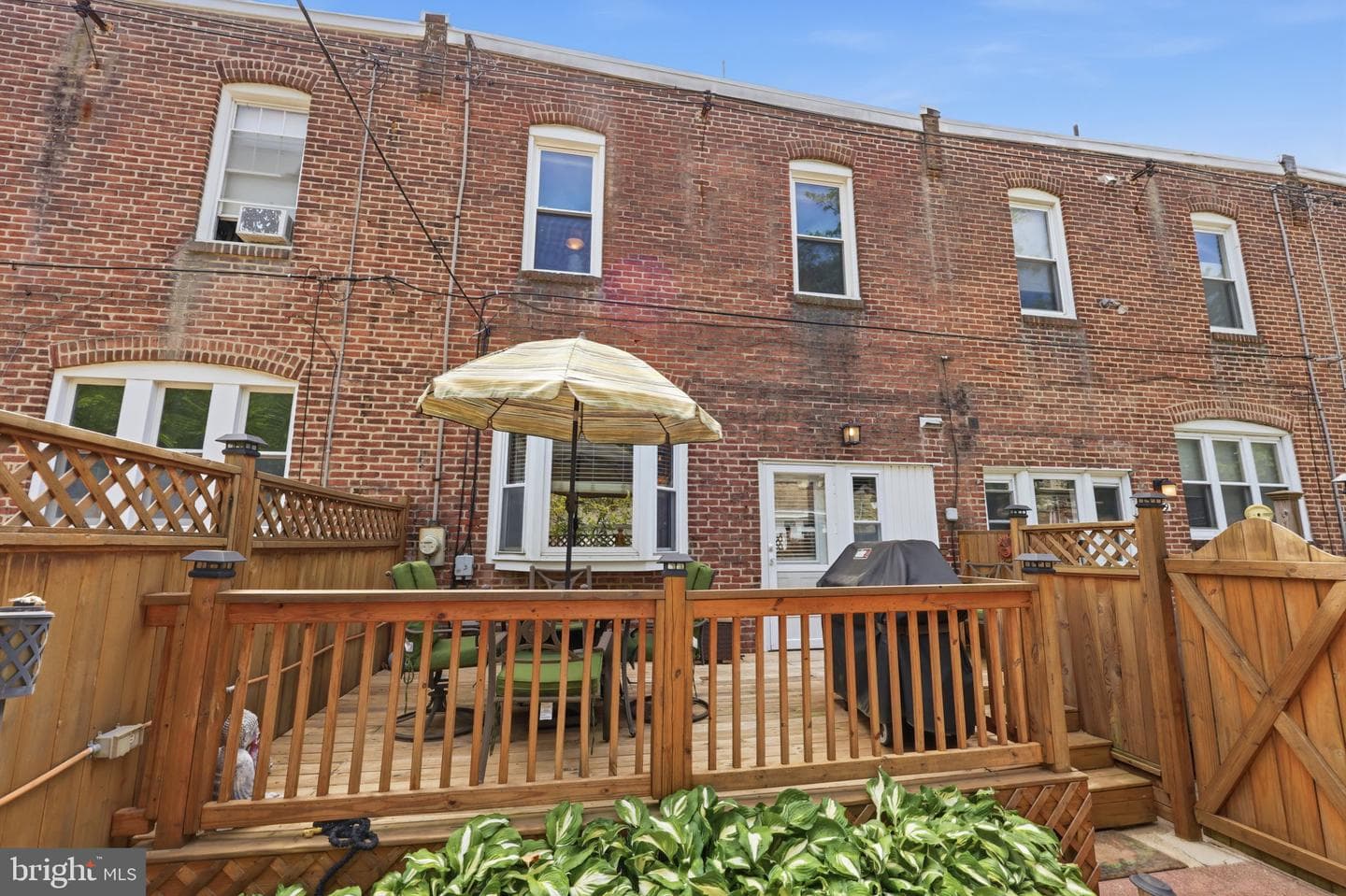 241 E Highland Avenue photo 31