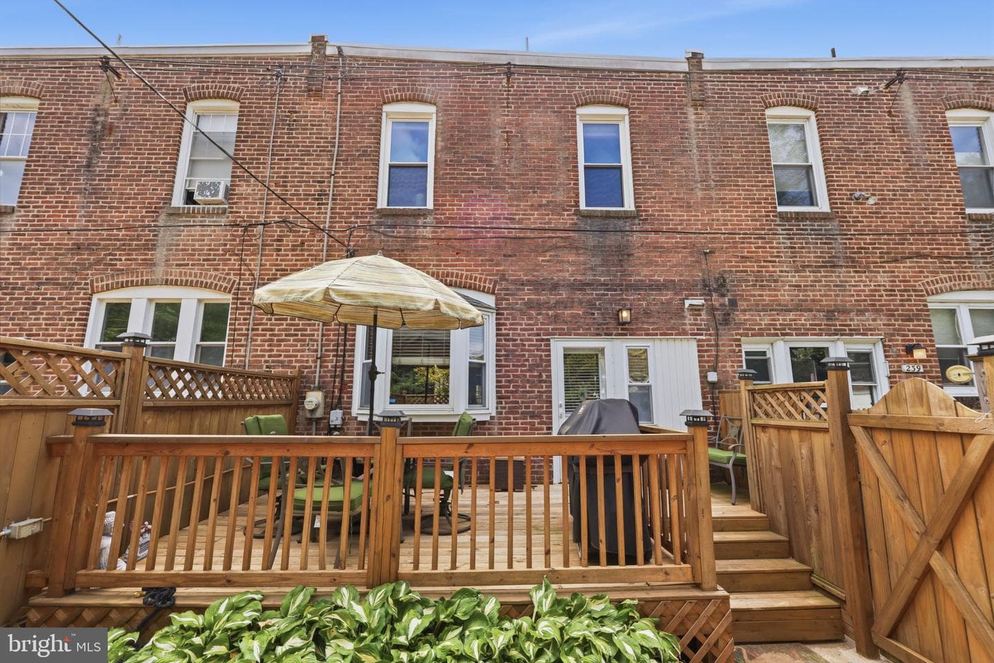 241 E Highland Avenue photo 32