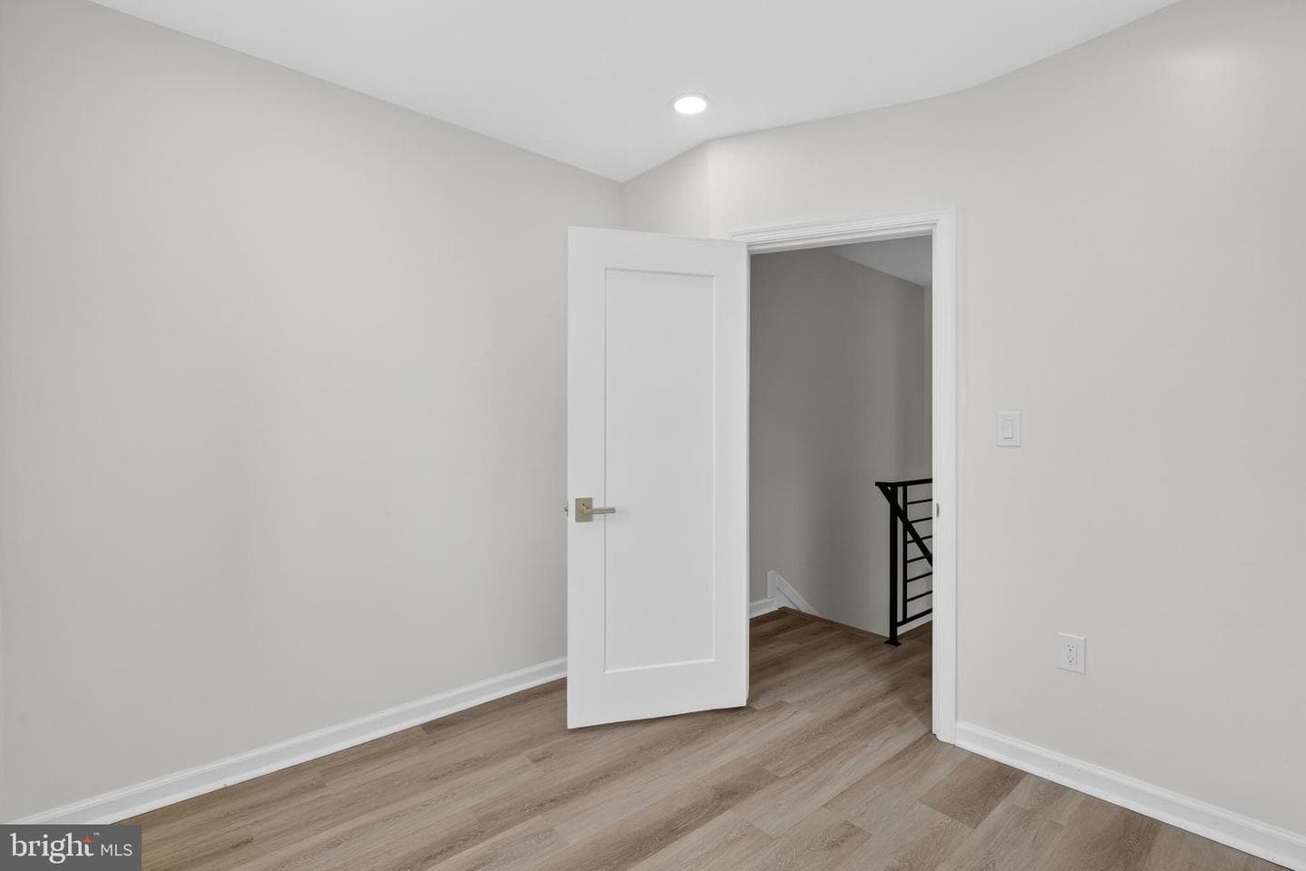 896 Brill Street photo 20