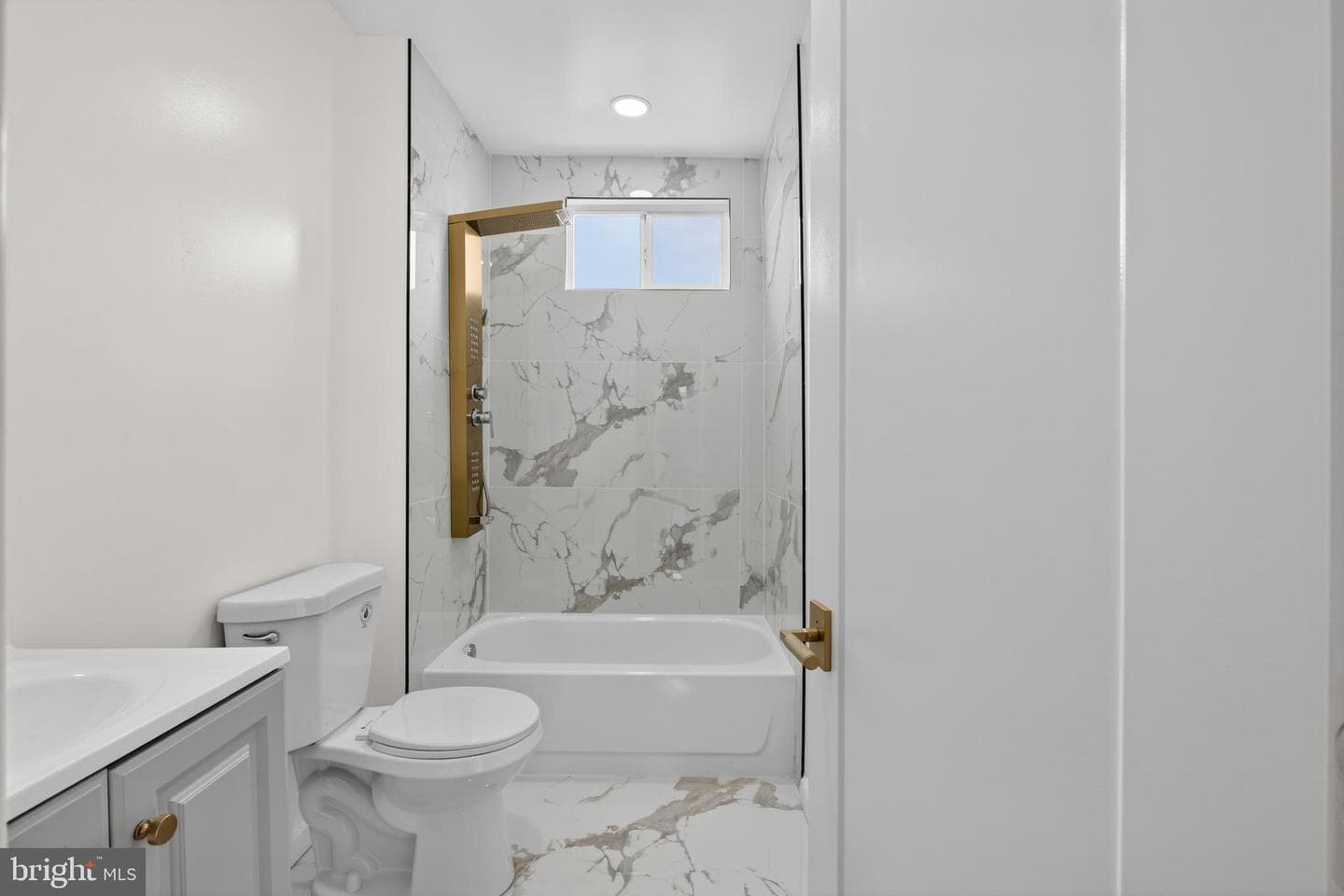 896 Brill Street photo 25