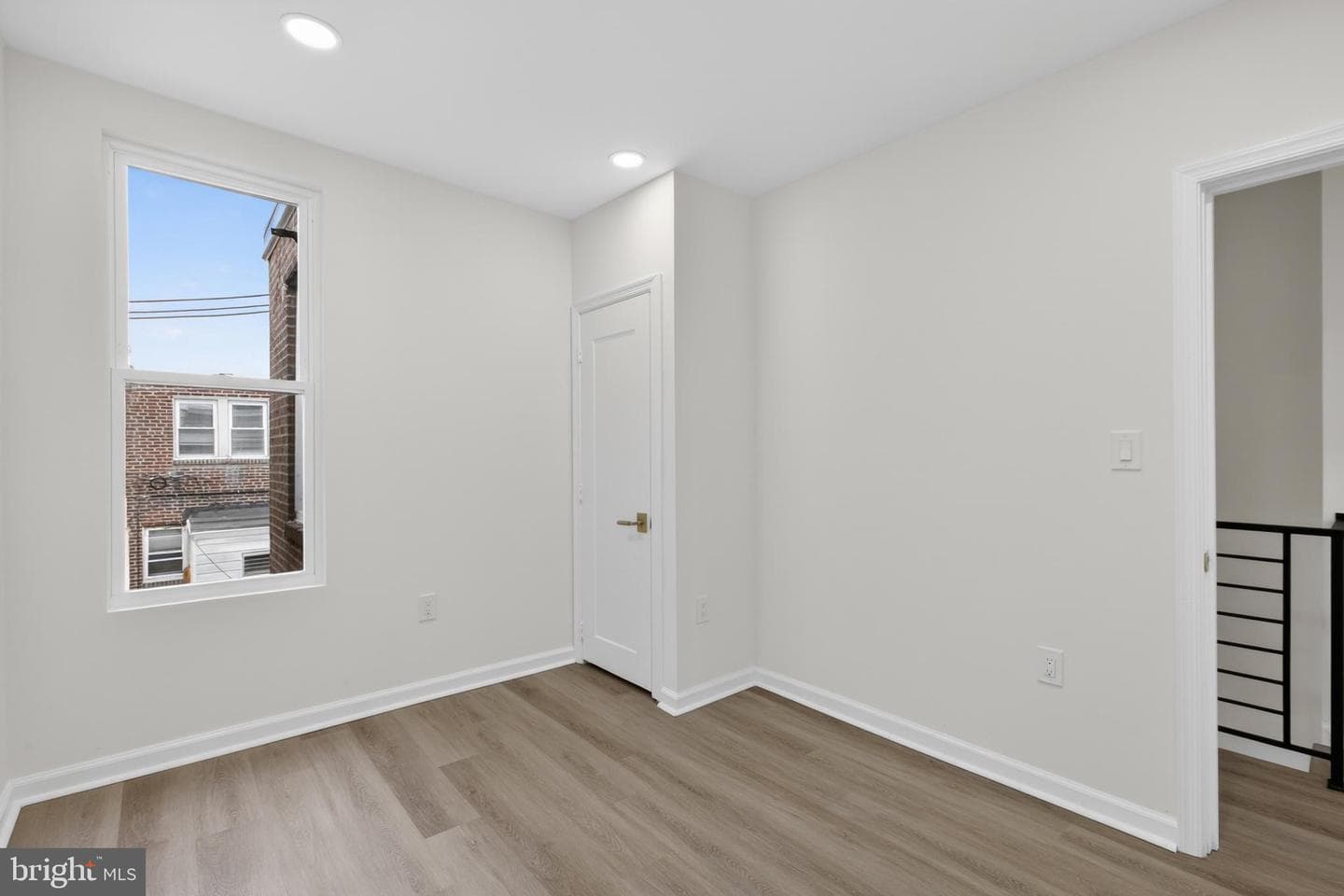 896 Brill Street photo 27