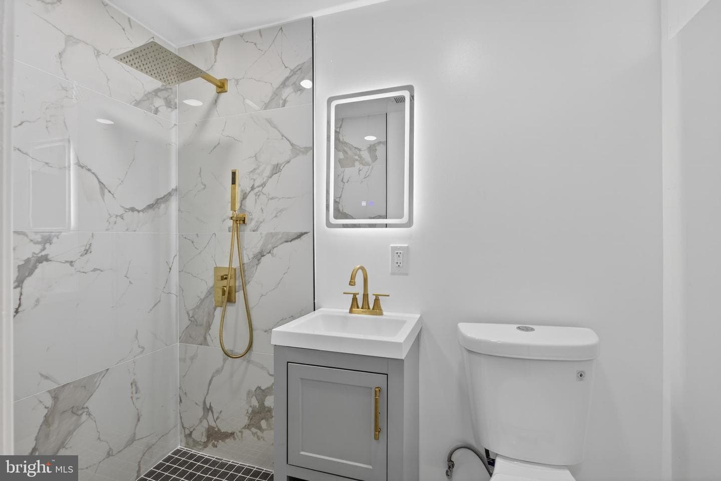 896 Brill Street photo 32