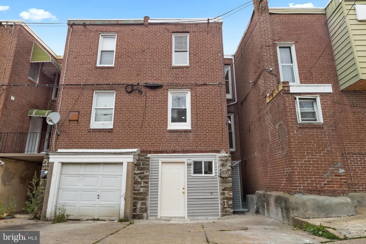 896 Brill Street photo 35