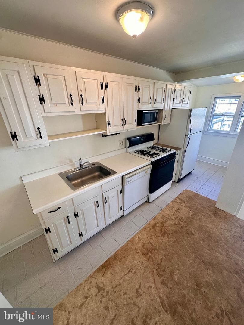 3411 Vaux Street photo 8
