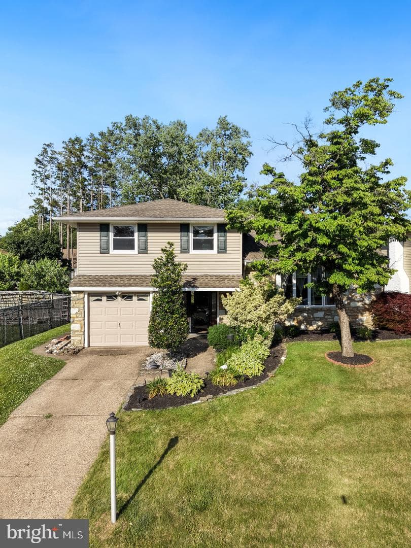 613 Oakfield Lane photo 2