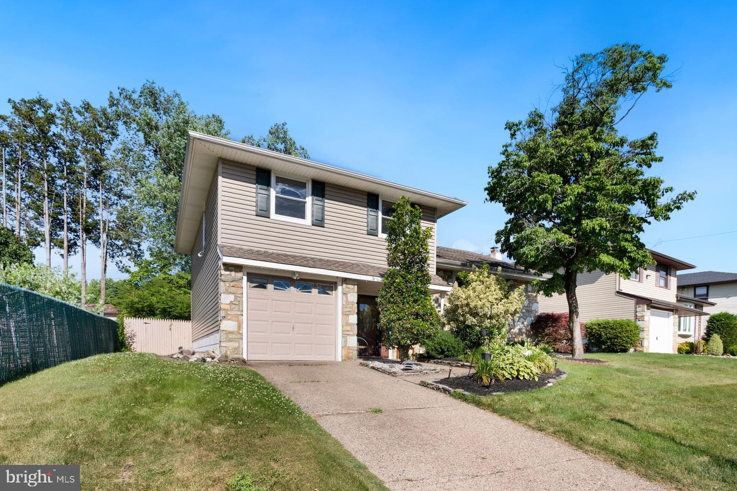 613 Oakfield Lane photo 3