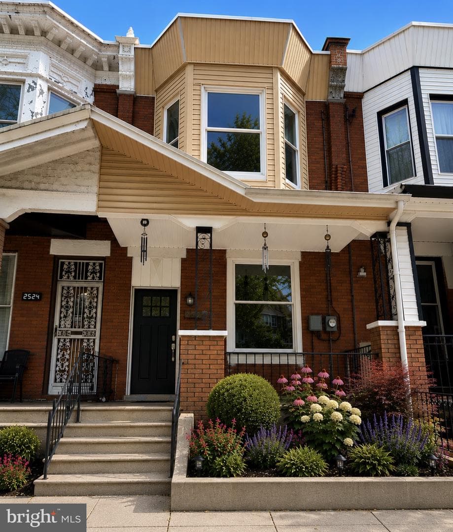 2526 W Cumberland Street photo 1