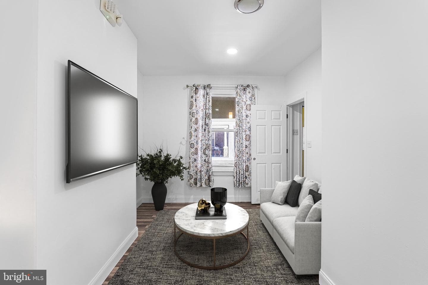 5150 Ranstead Street photo 4