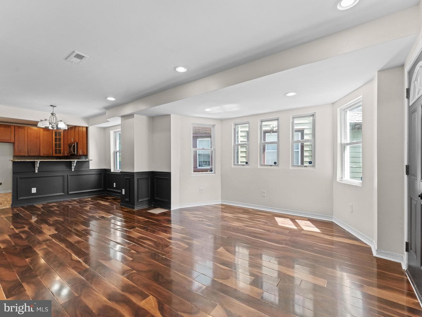 407 W Abbottsford Avenue photo 4
