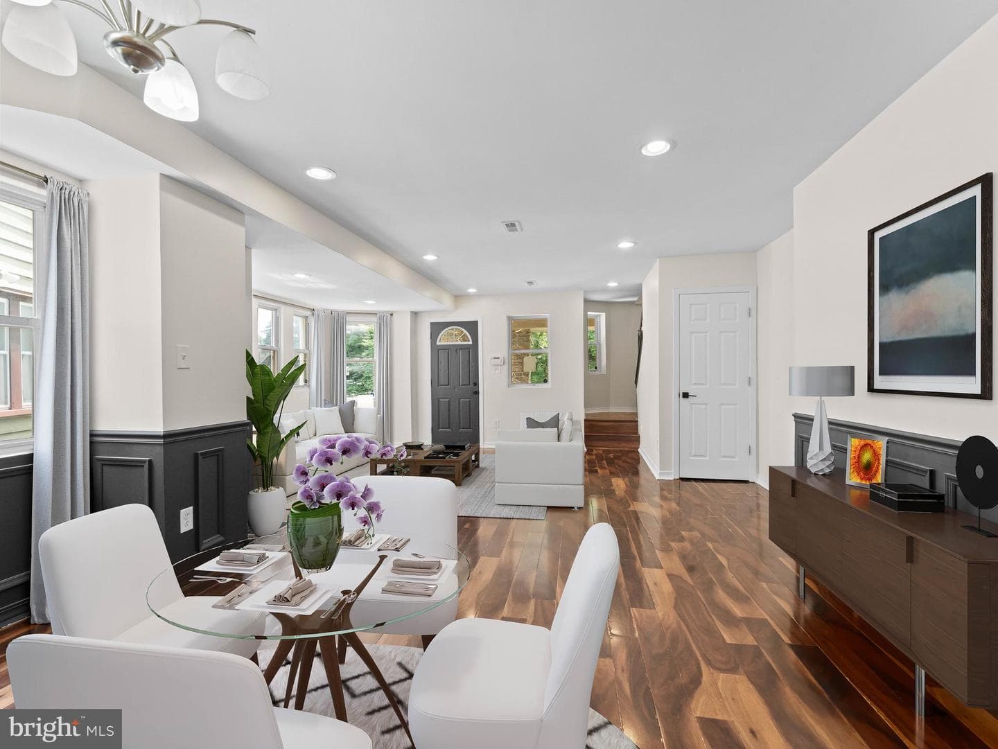 407 W Abbottsford Avenue photo 8