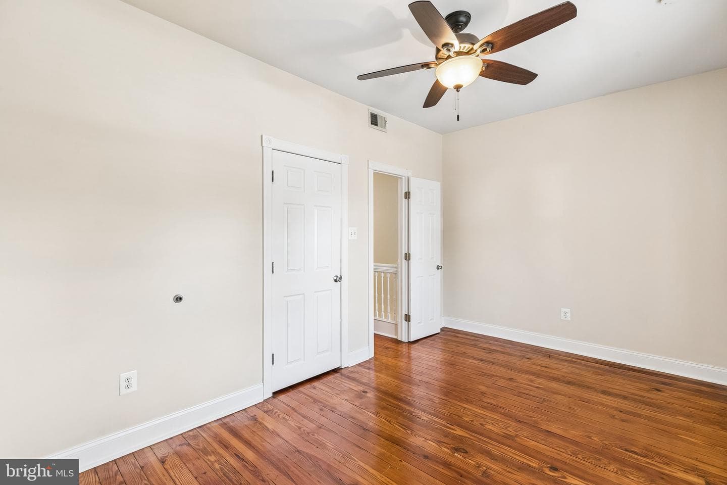 385 Conarroe Street photo 28