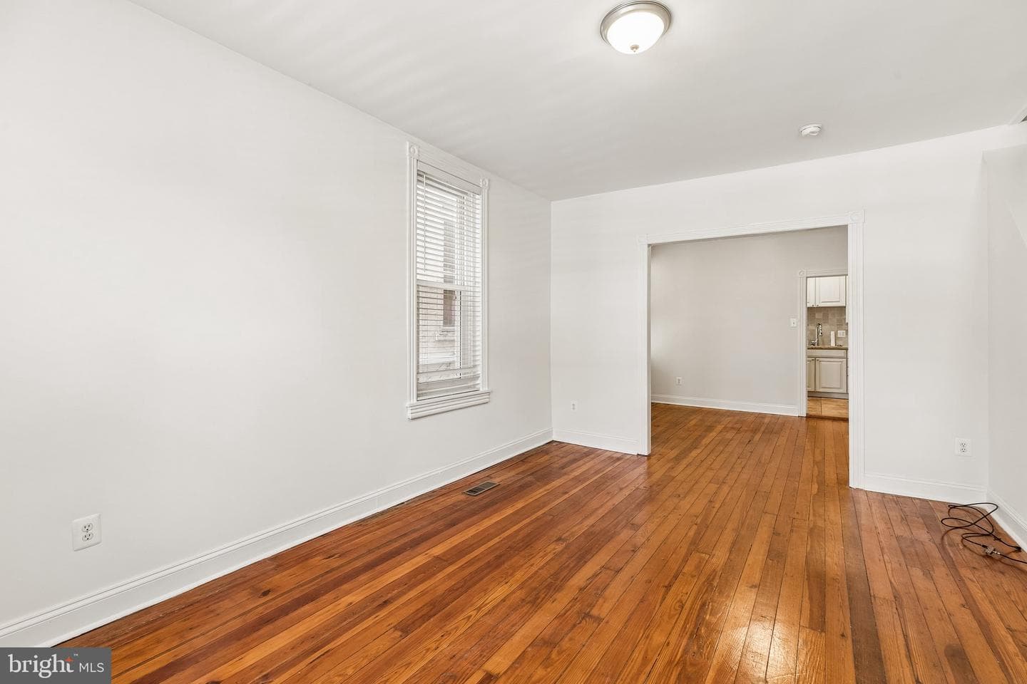385 Conarroe Street photo 3