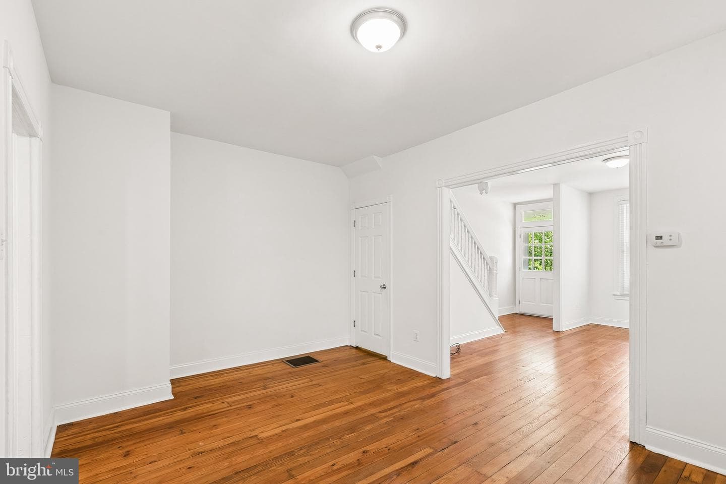 385 Conarroe Street photo 6