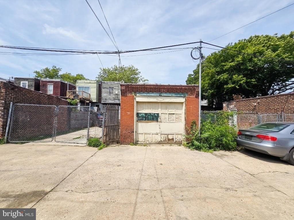 436 E Eleanor Street photo 13