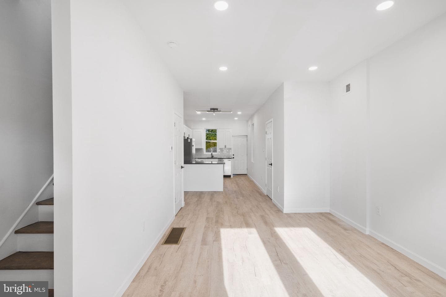 3943 Dell Street photo 9