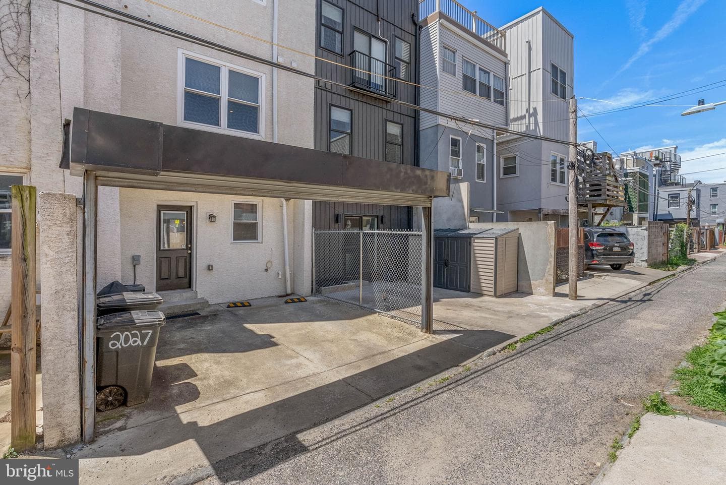 2027 Catharine Street photo 15