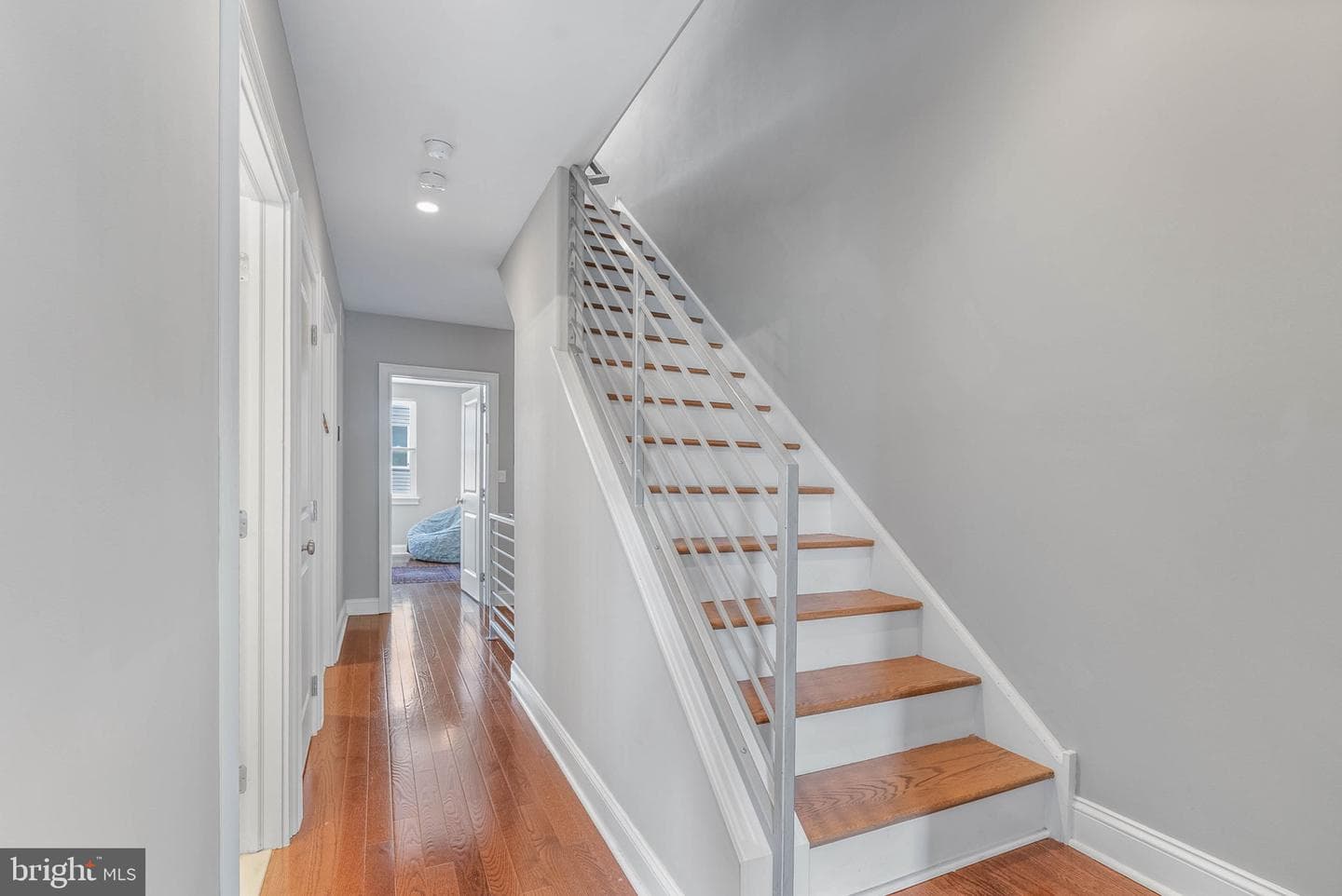 2027 Catharine Street photo 27
