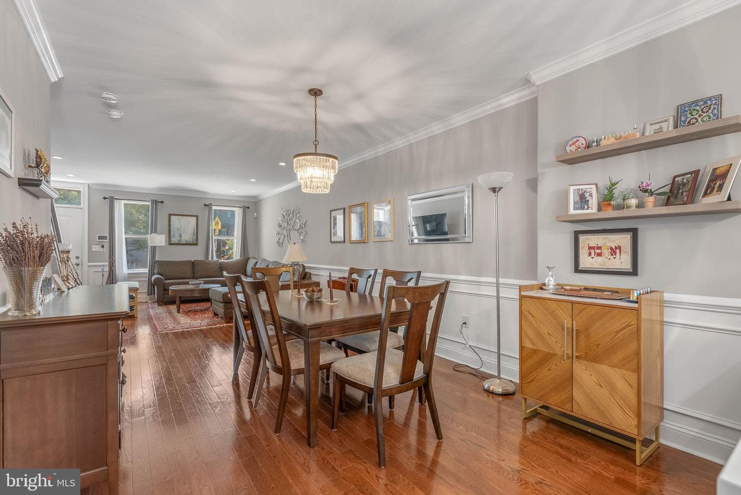 2027 Catharine Street photo 8