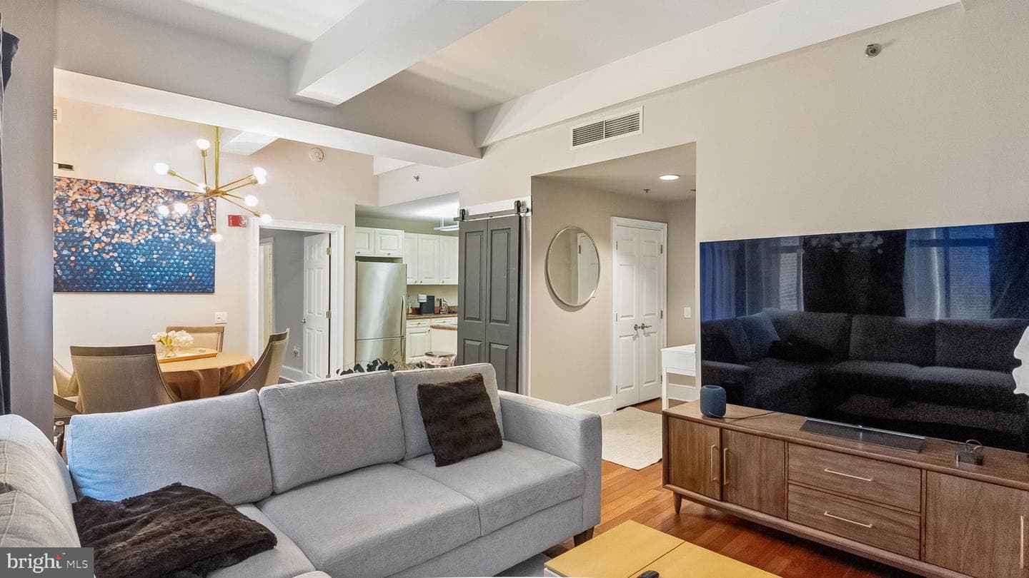 1500 Chestnut Street #8i, Philadelphia