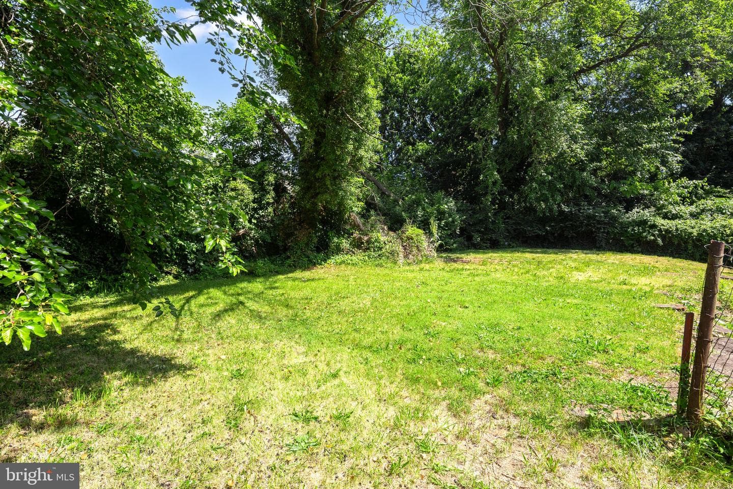 625 E Woodlawn Street photo 33