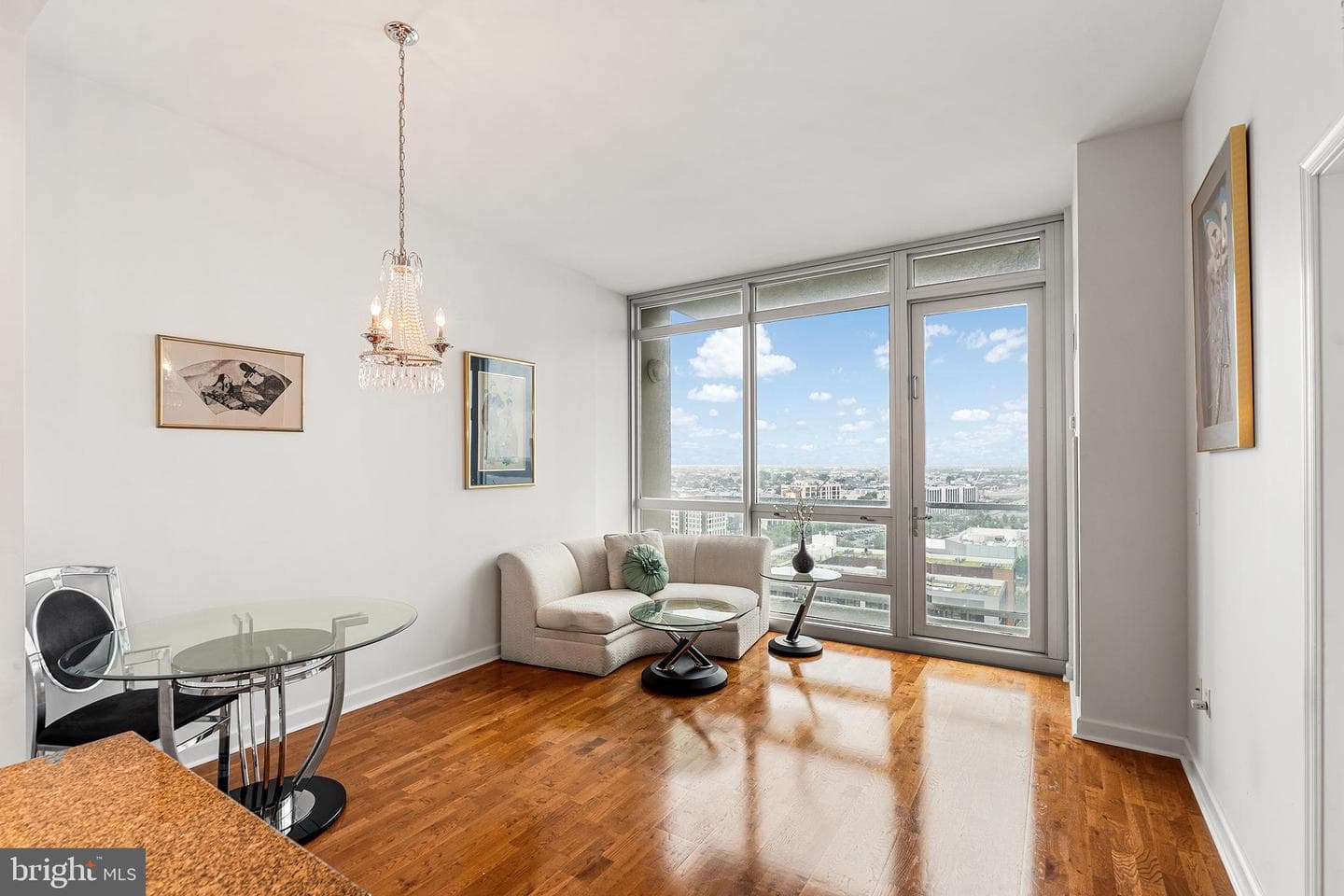 901 N Penn St # F1609, Philadelphia